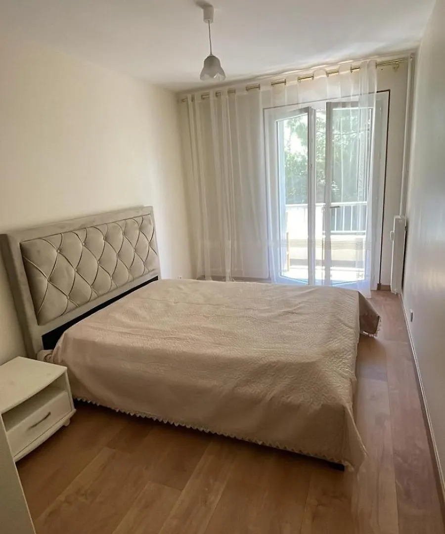 Grand Appart Climatise Avec Parking Apartment Nice France