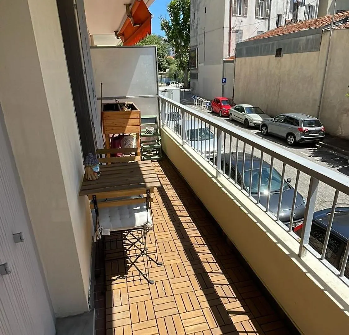 Grand Appart Climatise Avec Parking Apartment Nice France